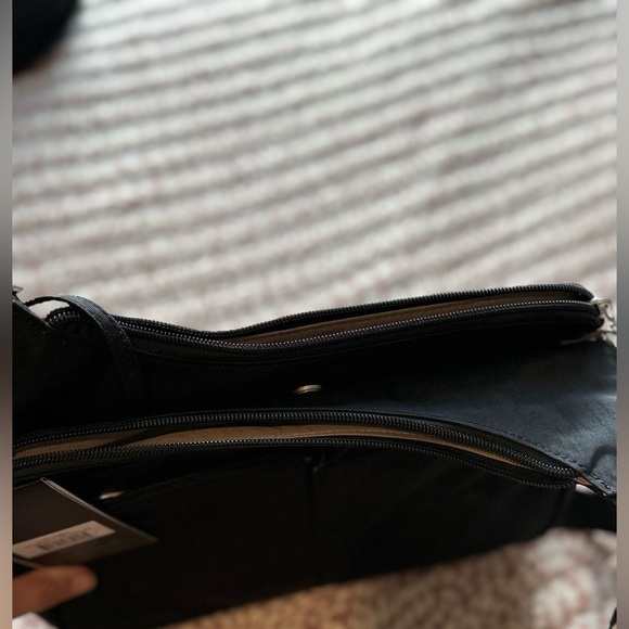 Baggallini Crossbody Shoulder Bag – Black (NWT) - Picture 6 of 7